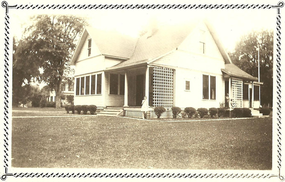 Vivell House, 632 School St. Carrollton, IL